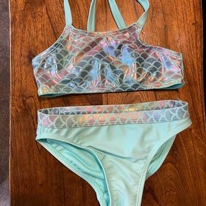 2 Girls Swimsuit sets.